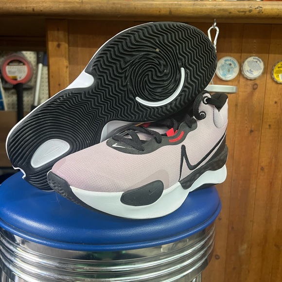 NWOT Men’s Nike renew running shoes - Picture 2 of 5